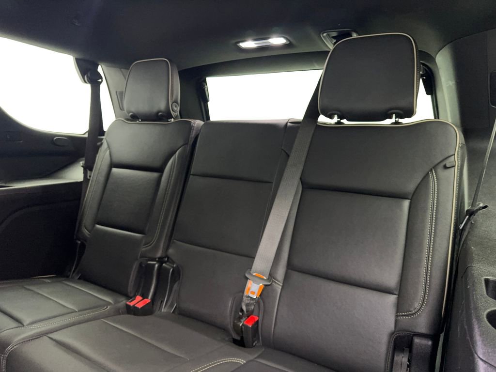 Used 2024 GMC Yukon SLT image 41