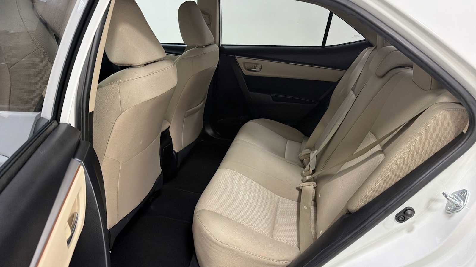 Used 2014 Toyota Corolla LE FWD image 23