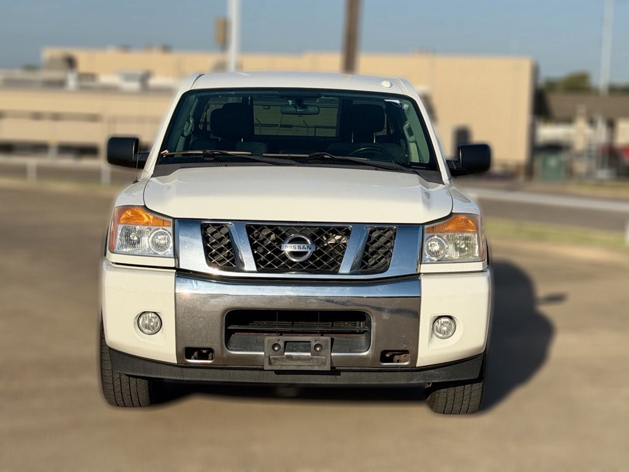 Used 2015 Nissan Titan SV w/ SV Value Truck Package RWD image 4