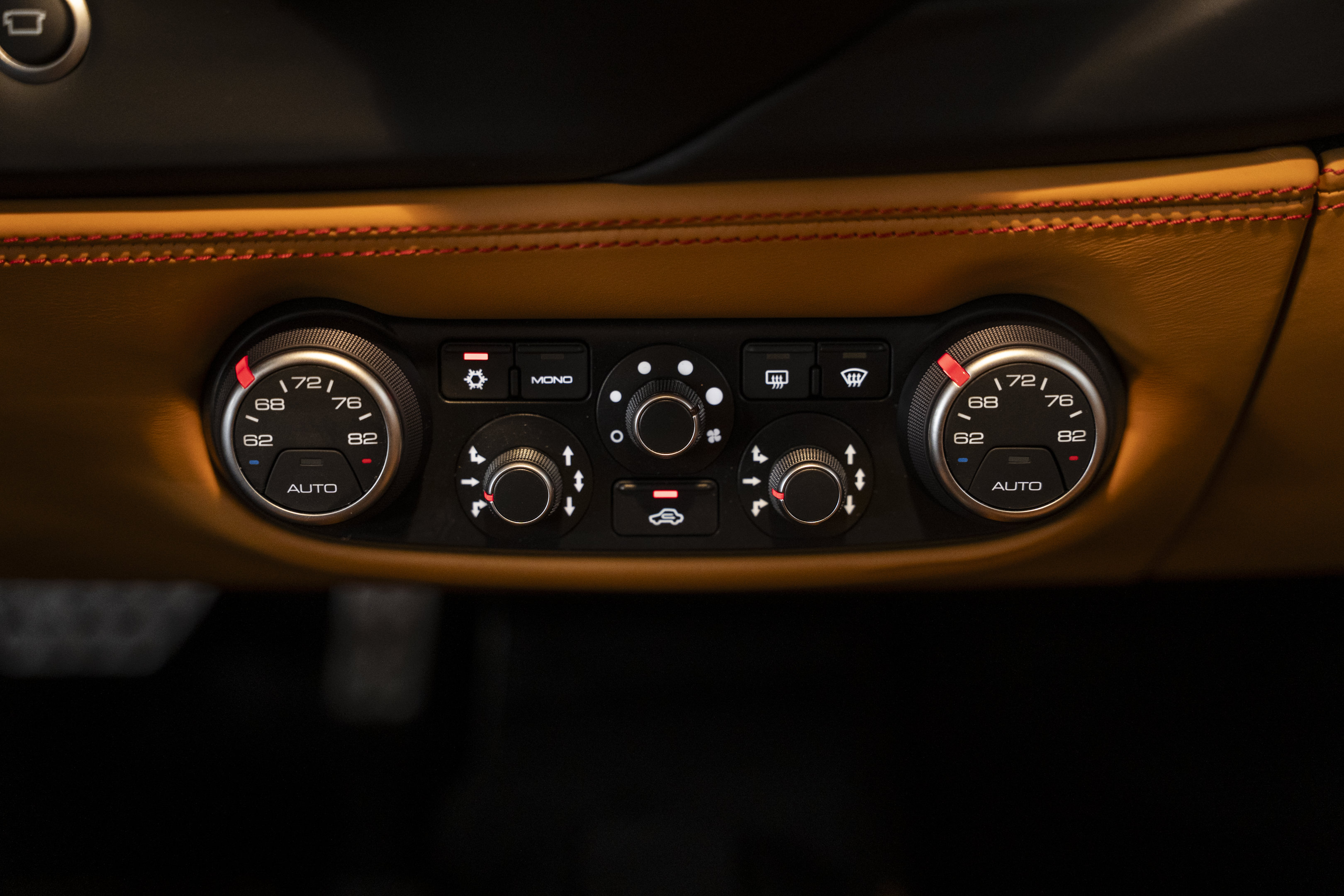 Used 2018 Ferrari 488 GTB RWD image 45