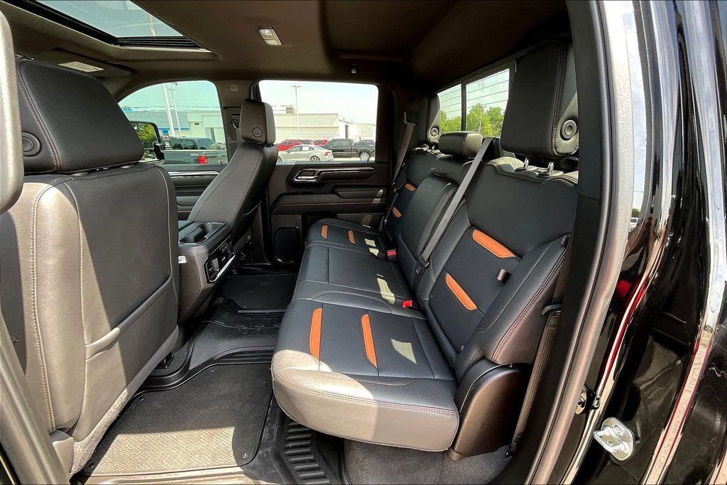 Used 2025 GMC Sierra 2500 AT4 w/ AT4 Premium Plus Package AWD/4WD image 7