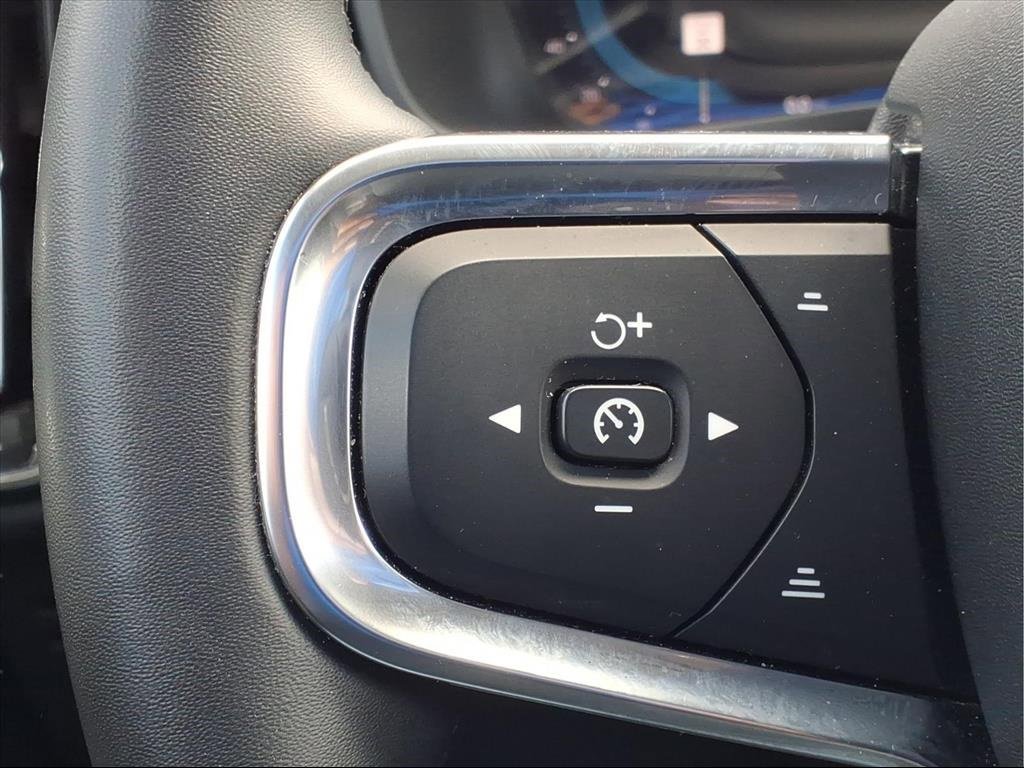 Used 2024 Volvo XC40 B5 Plus w/ Climate Package image 27