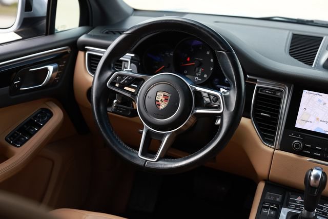 Used 2017 Porsche Macan AWD/4WD image 34