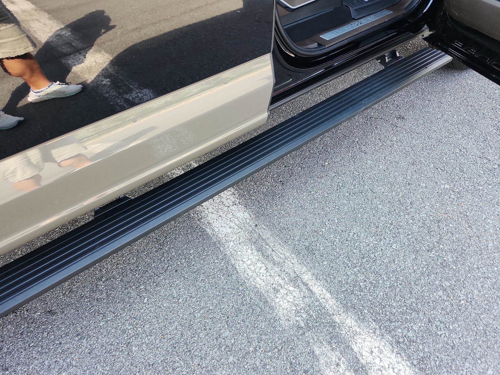 Used 2025 Ford F150 King Ranch w/ FX4 Off-Road Package image 8