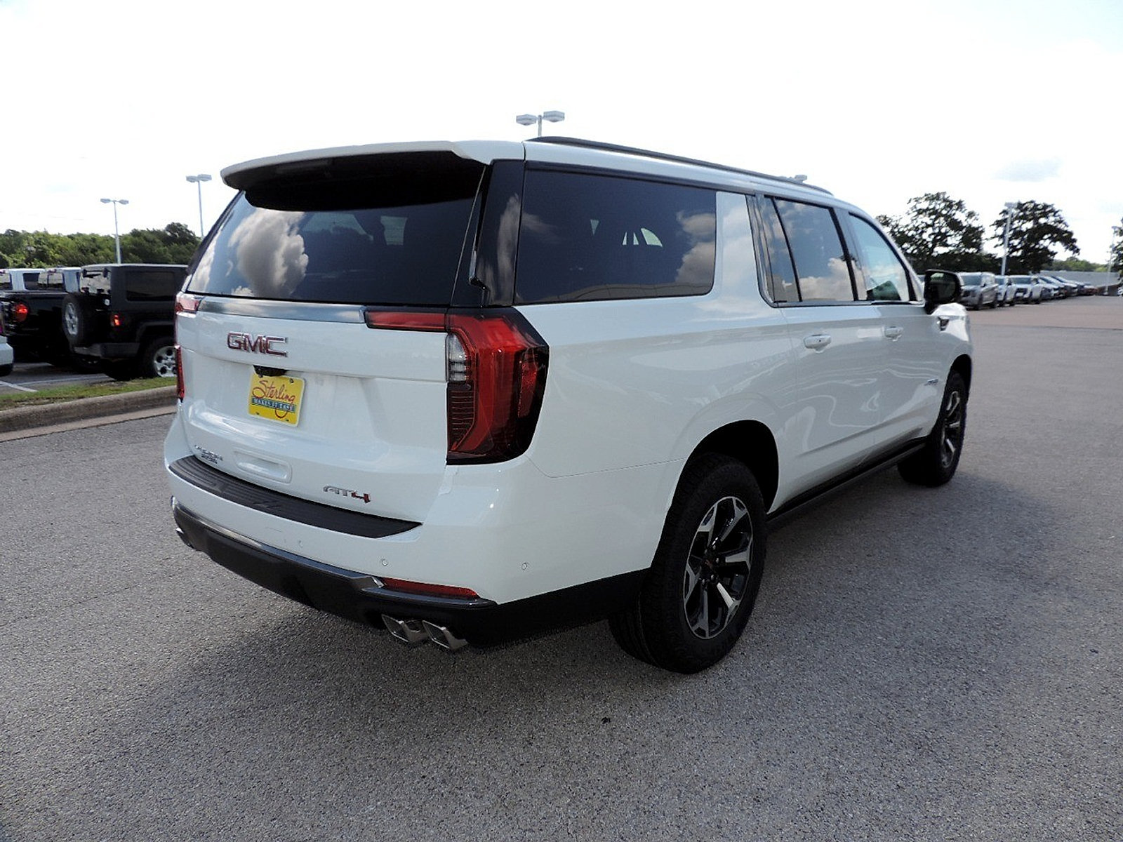 New 2026 GMC Yukon XL AT4 w/ AT4 Premium Plus Package AWD/4WD image 5