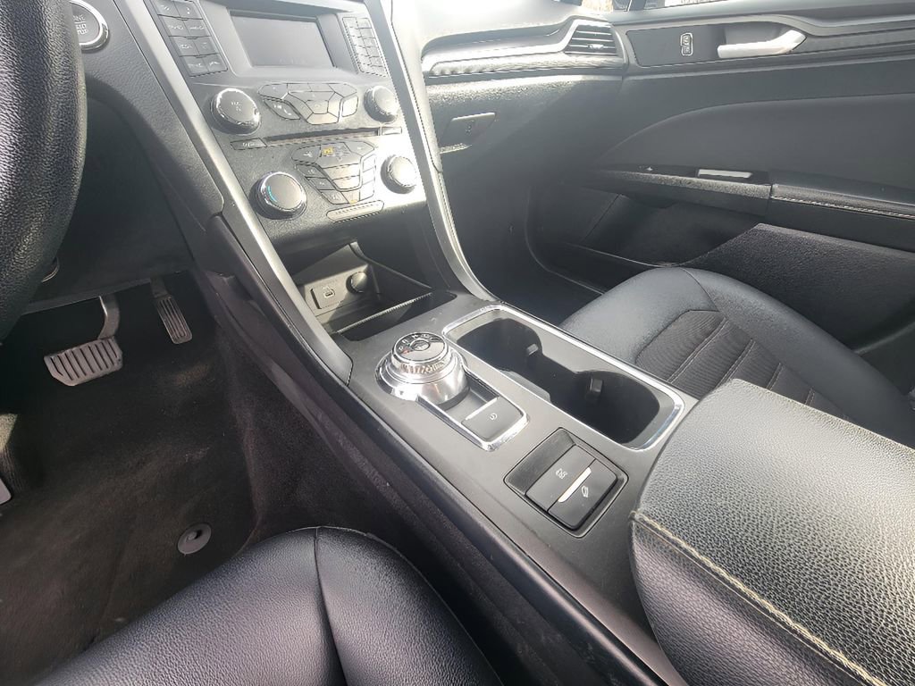 Used 2018 Ford Fusion SE w/ Equipment Group 601A image 21