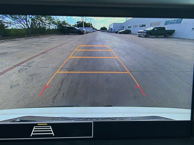 Used 2023 GMC Acadia SLE FWD image 9