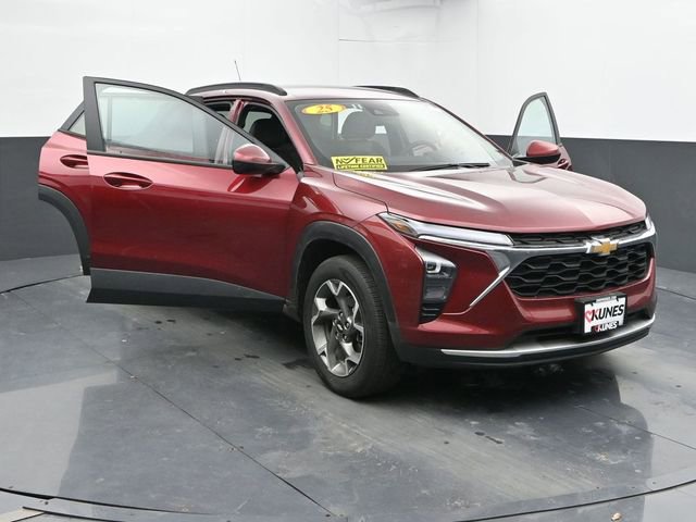 Used 2025 Chevrolet Trax LT image 52