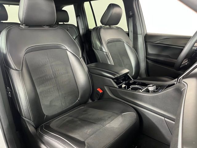 Used 2023 Jeep Grand Cherokee Laredo AWD/4WD image 44