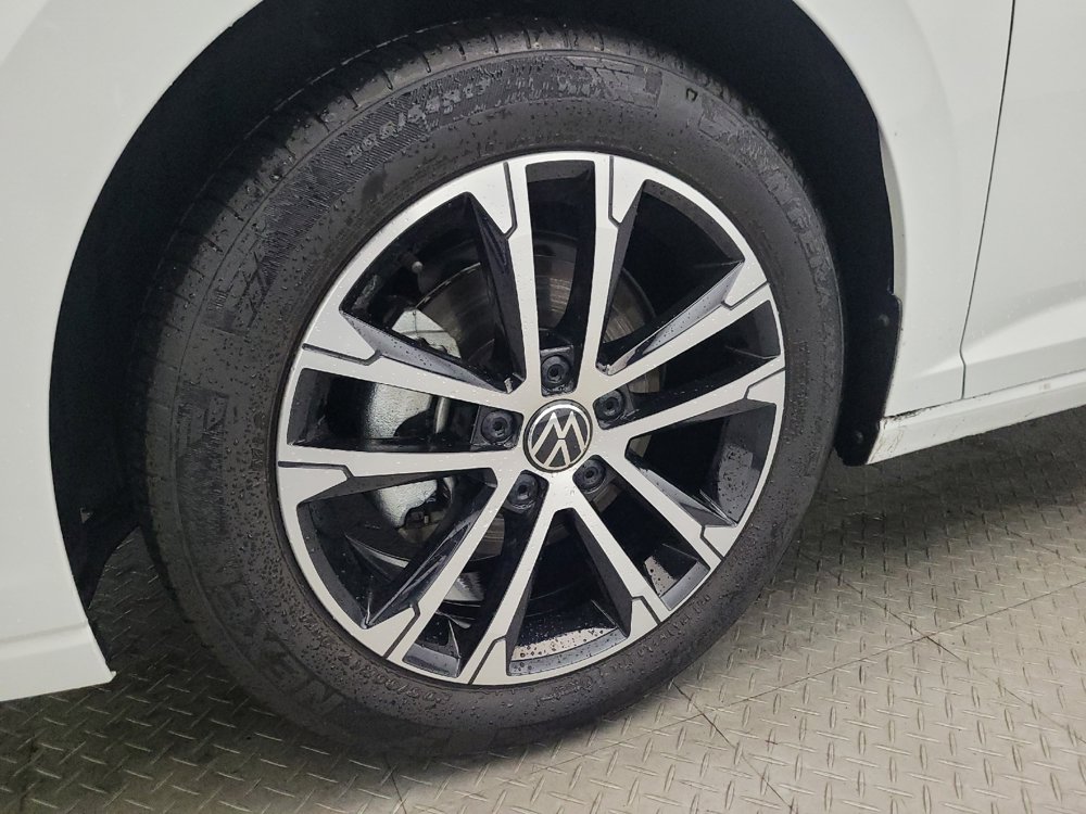 Used 2025 Volkswagen Jetta Sport FWD image 31