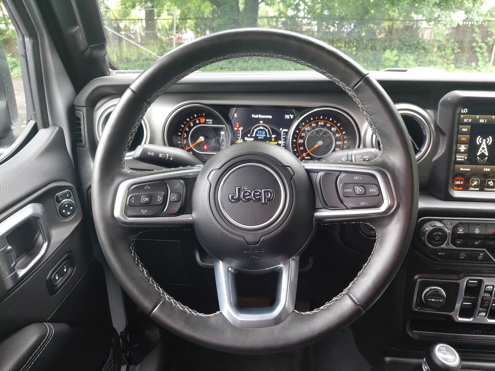 Used 2022 Jeep Wrangler Unlimited Sahara w/ LED Lighting Group AWD/4WD image 4