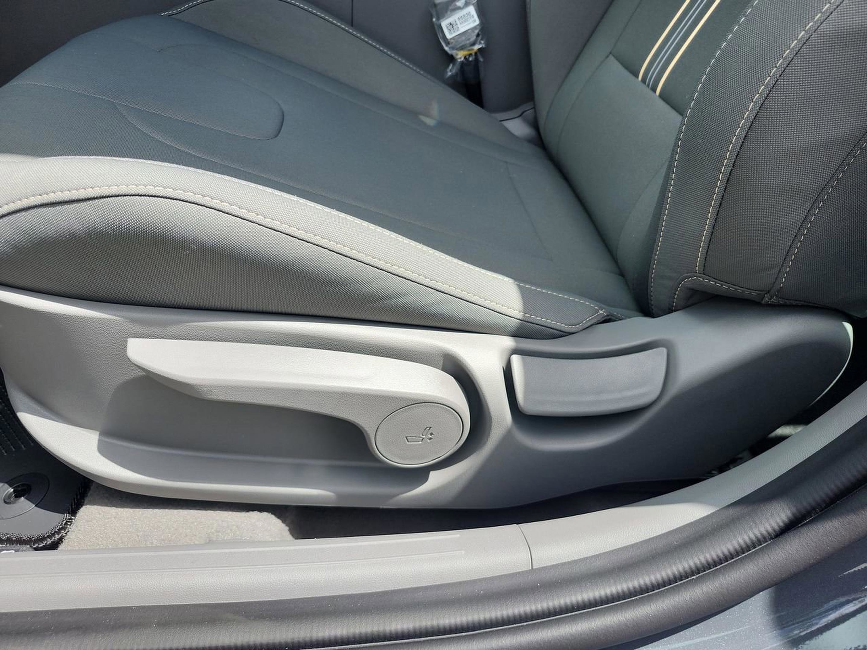 New 2026 Hyundai Elantra Sport image 13