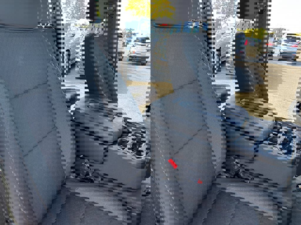 Used 2024 Chevrolet Silverado 2500 LT image 31