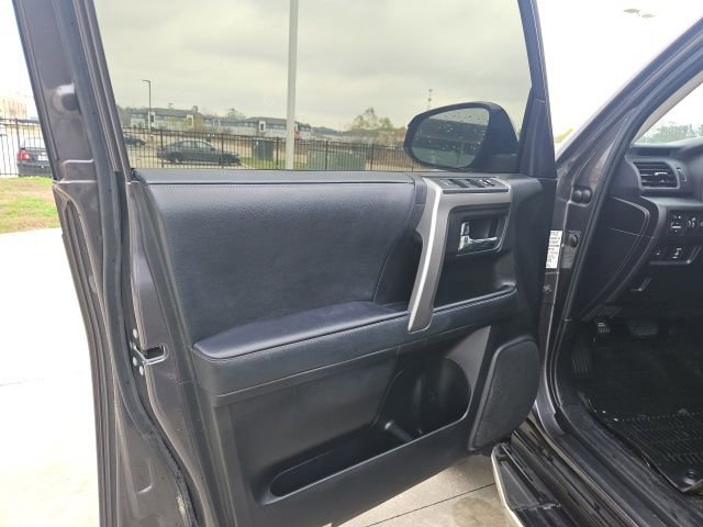 Used 2021 Toyota 4Runner SR5 Premium w/ Moonroof Package image 25