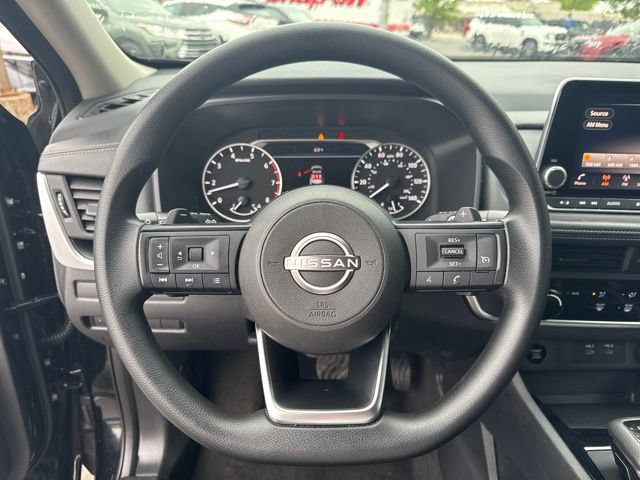 Used 2024 Nissan Rogue S AWD/4WD image 11