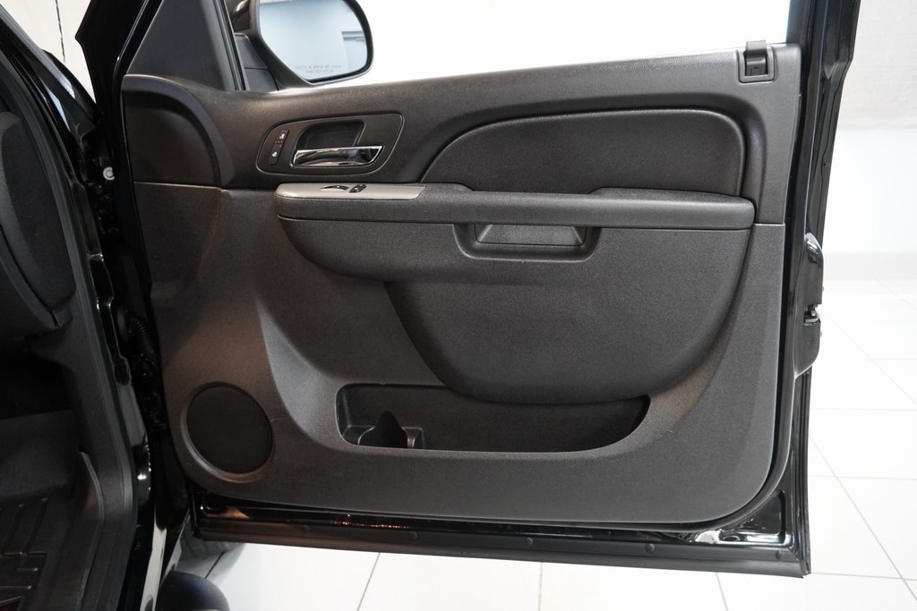 Used 2013 Chevrolet Avalanche LT w/ Suspension Package, Off-Road image 32