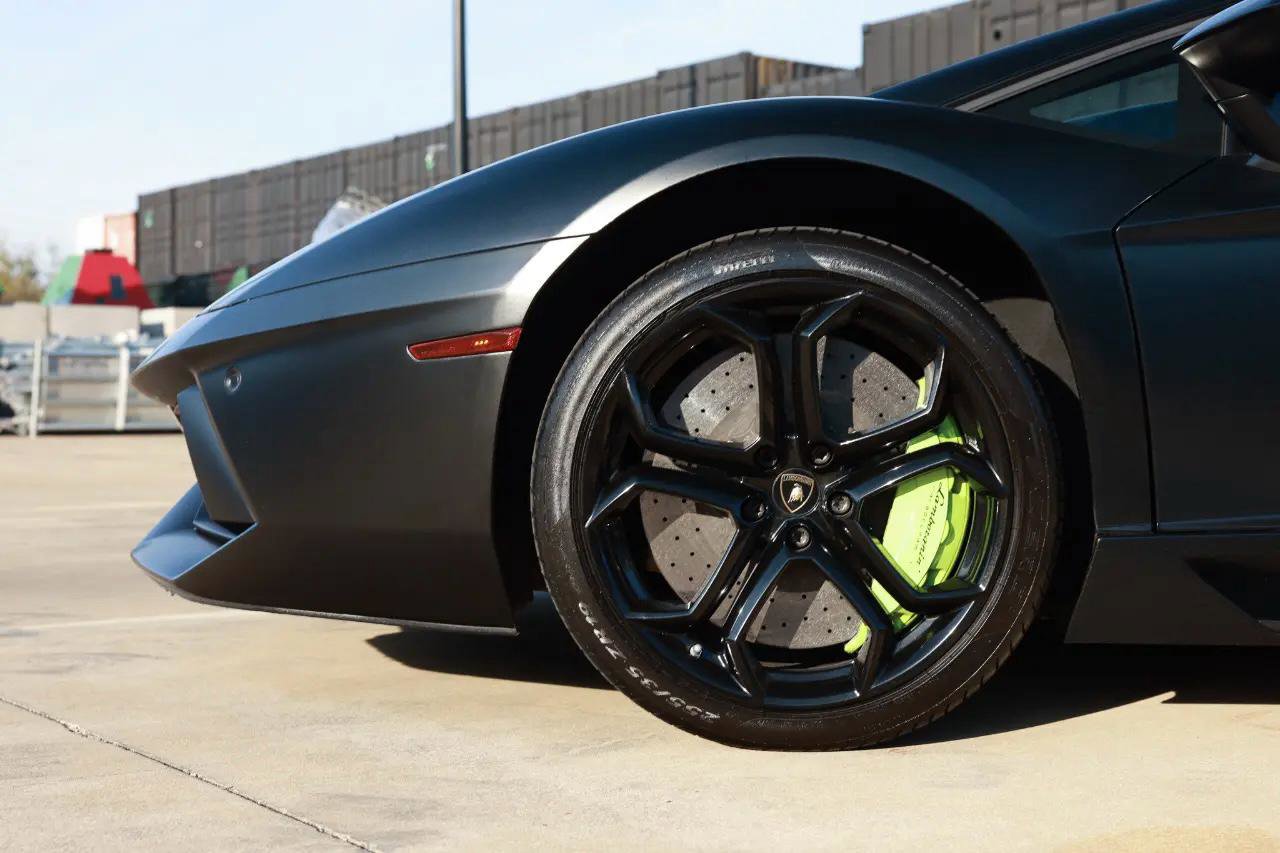 Used 2012 Lamborghini Aventador LP 700-4 image 19