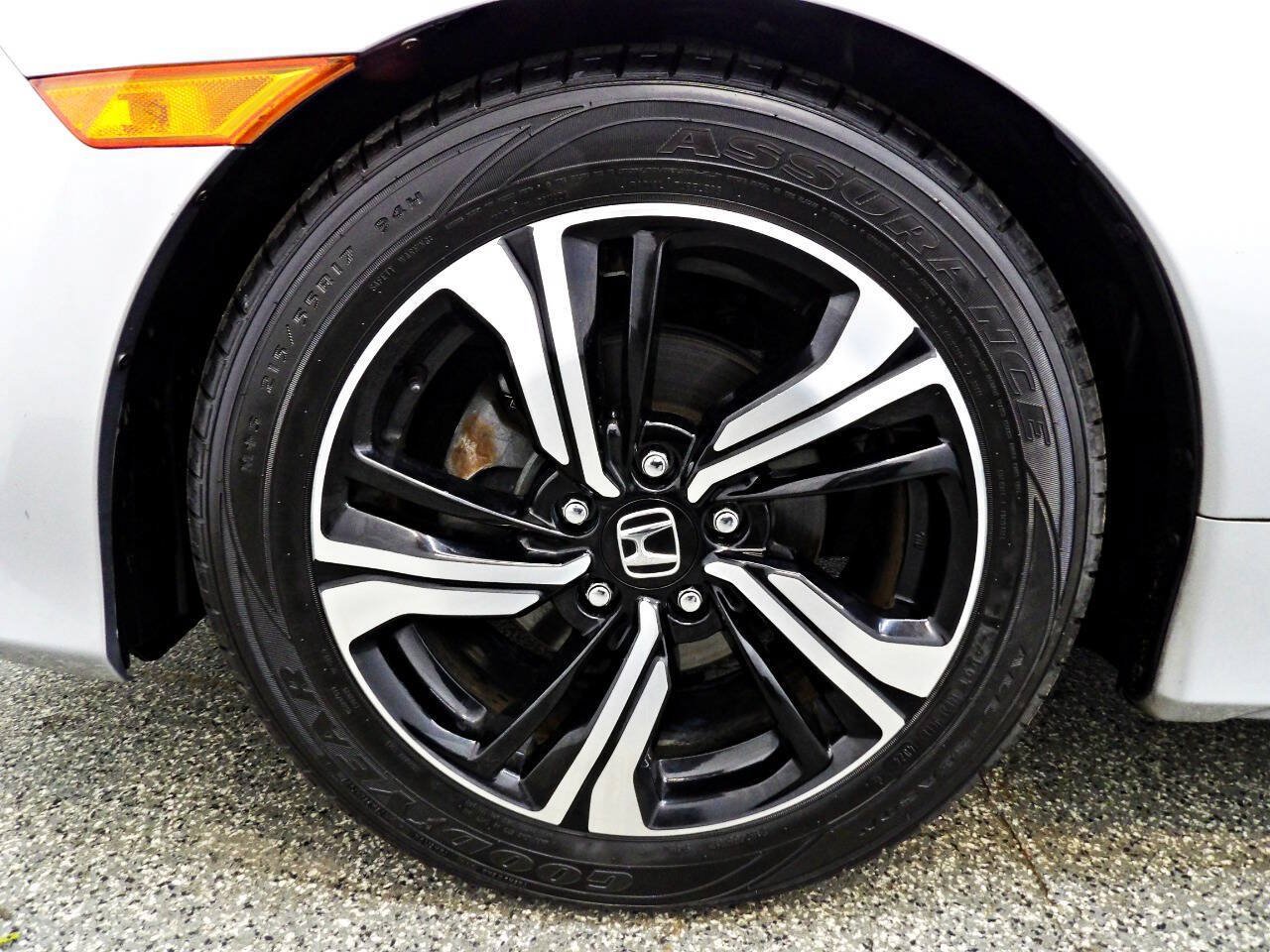 Used 2016 Honda Civic Touring image 19