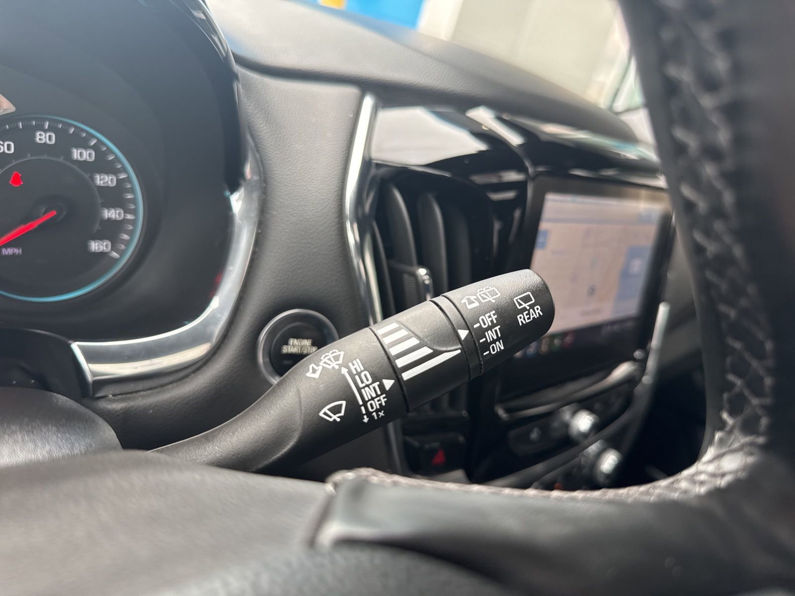 Used 2023 Chevrolet Traverse RS image 40