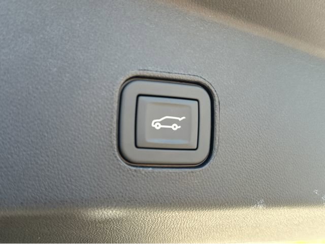 New 2026 Cadillac Lyriq V image 32