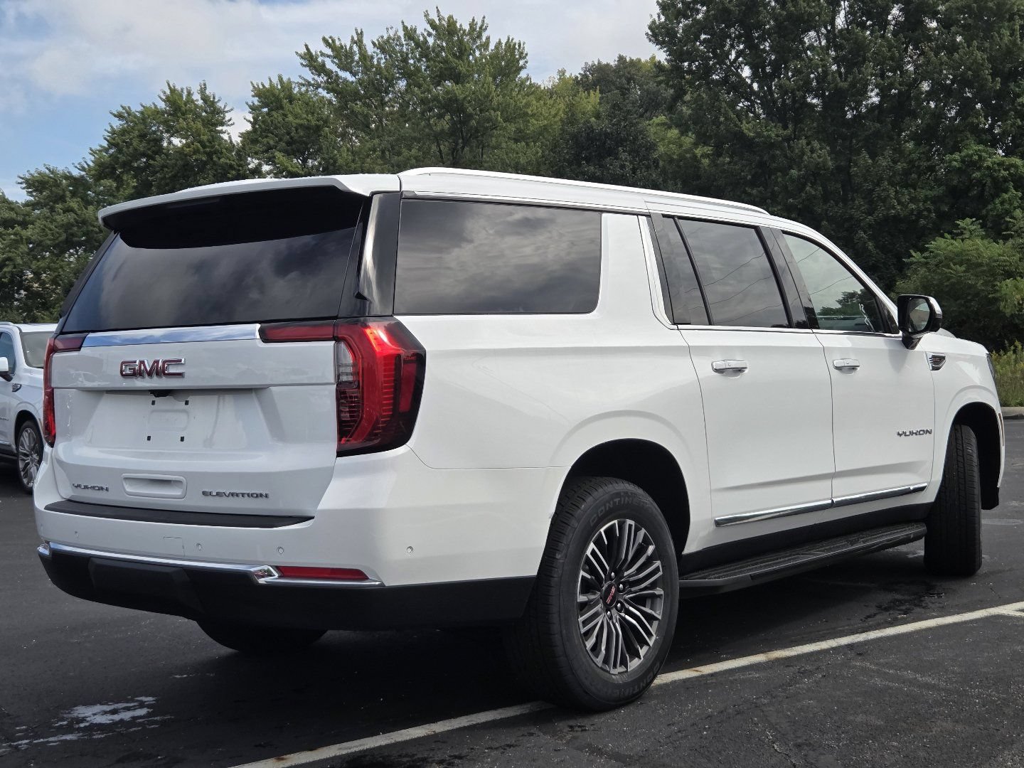 New 2026 GMC Yukon XL Elevation AWD/4WD image 18