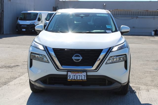 Used 2023 Nissan Rogue SV FWD image 2