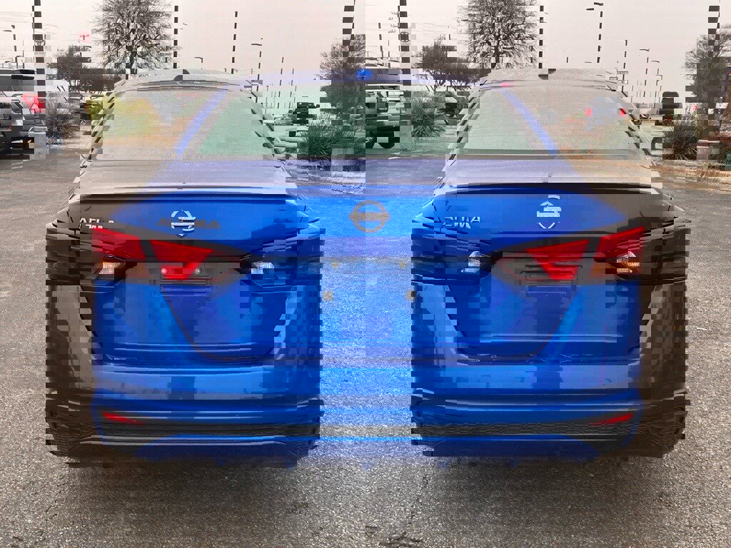 Used 2025 Nissan Altima 2.5 SV image 6