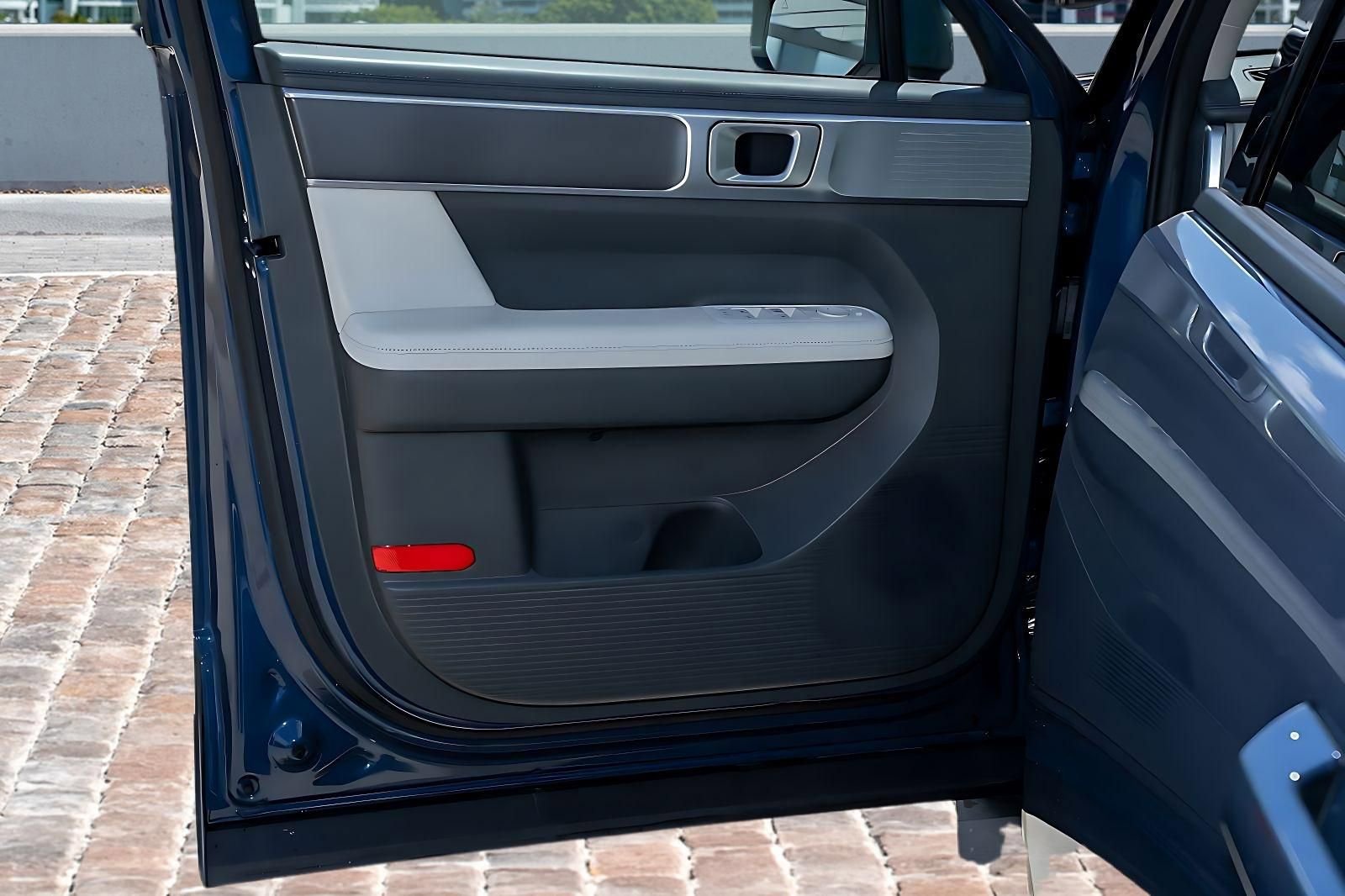 Used 2025 Hyundai Santa Fe SEL FWD image 13