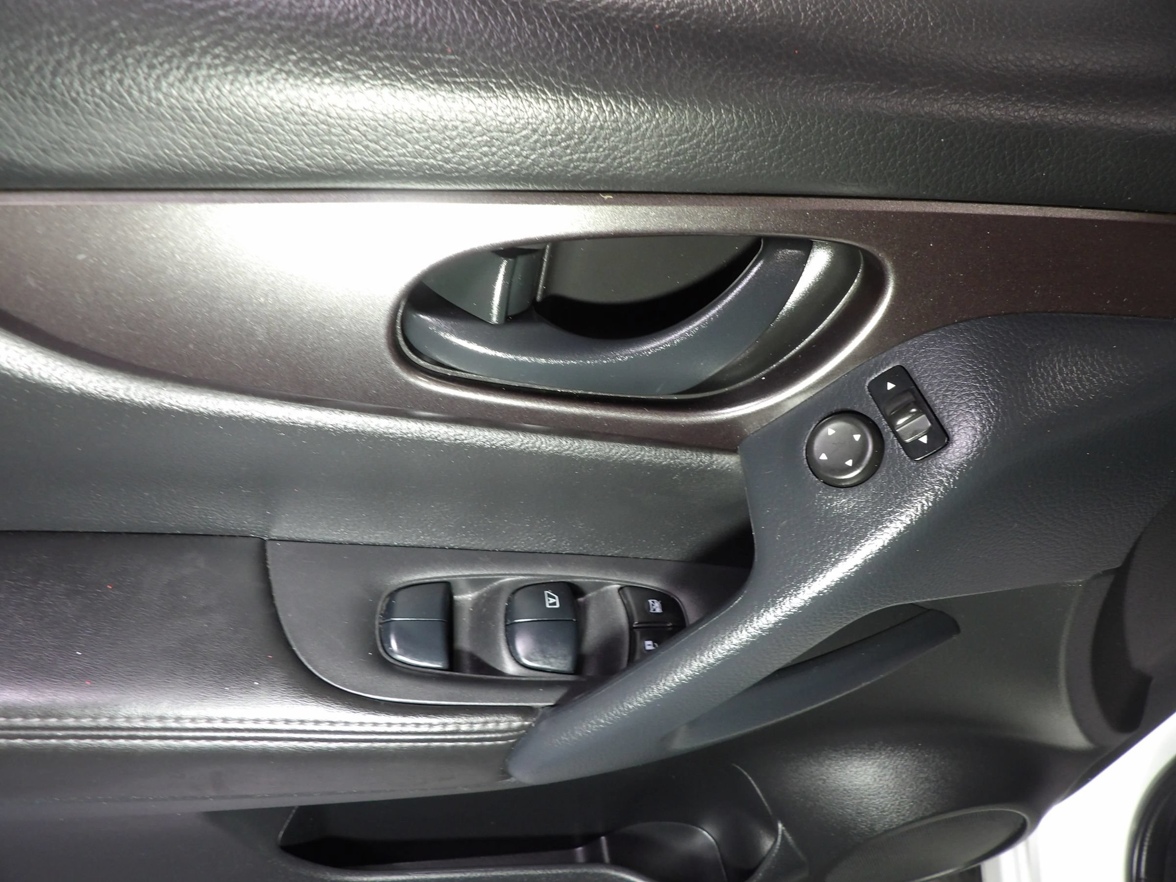 Used 2022 Nissan Rogue Sport S FWD image 8