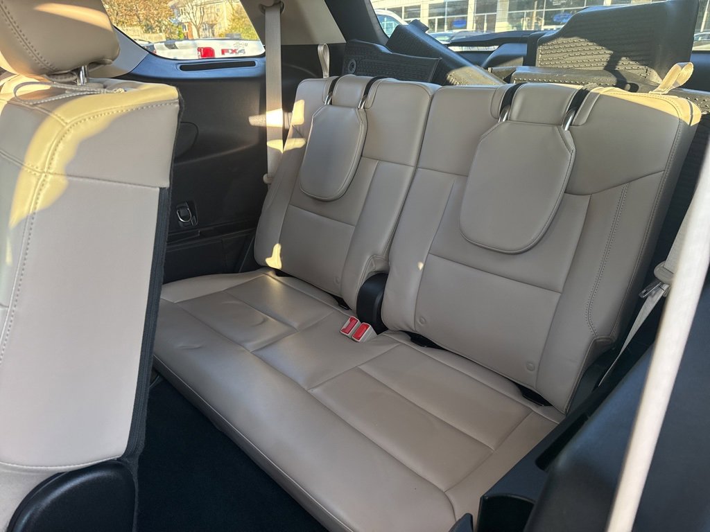 Used 2022 Ford Explorer XLT w/ Equipment Group 202A image 25