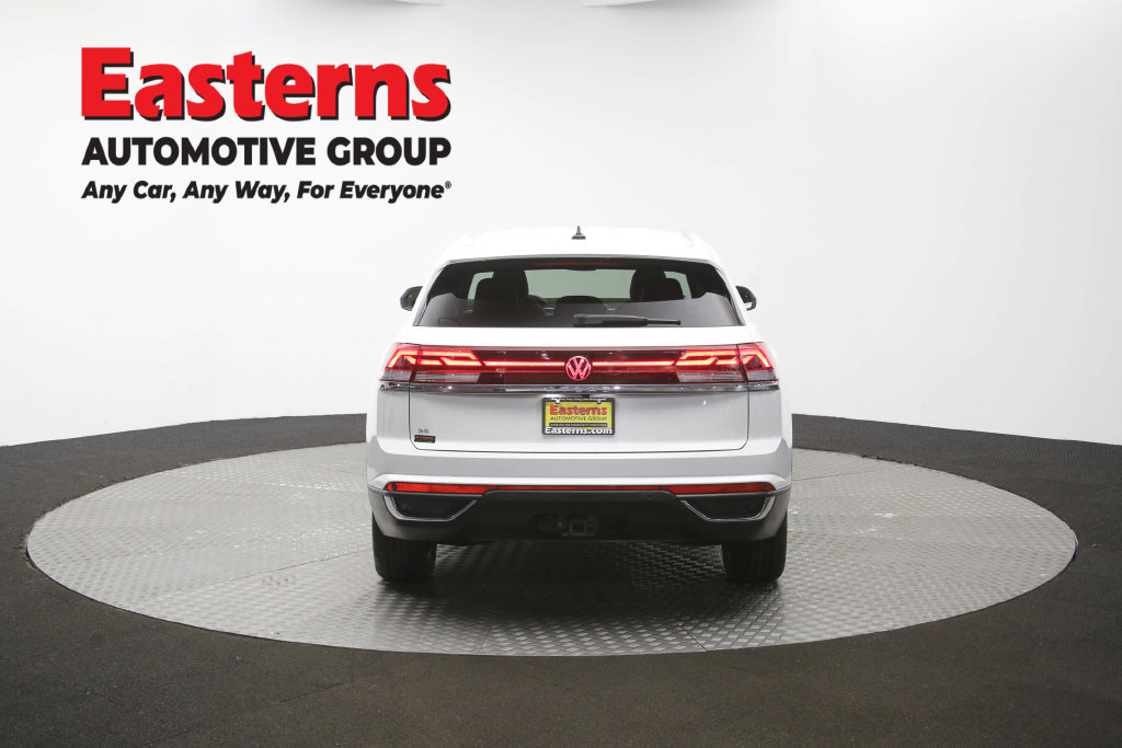 Used 2025 Volkswagen Atlas Cross Sport SE FWD image 38