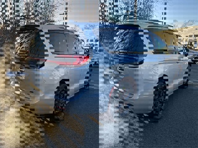 New 2026 Chrysler Pacifica Select w/ S Appearance Package image 8