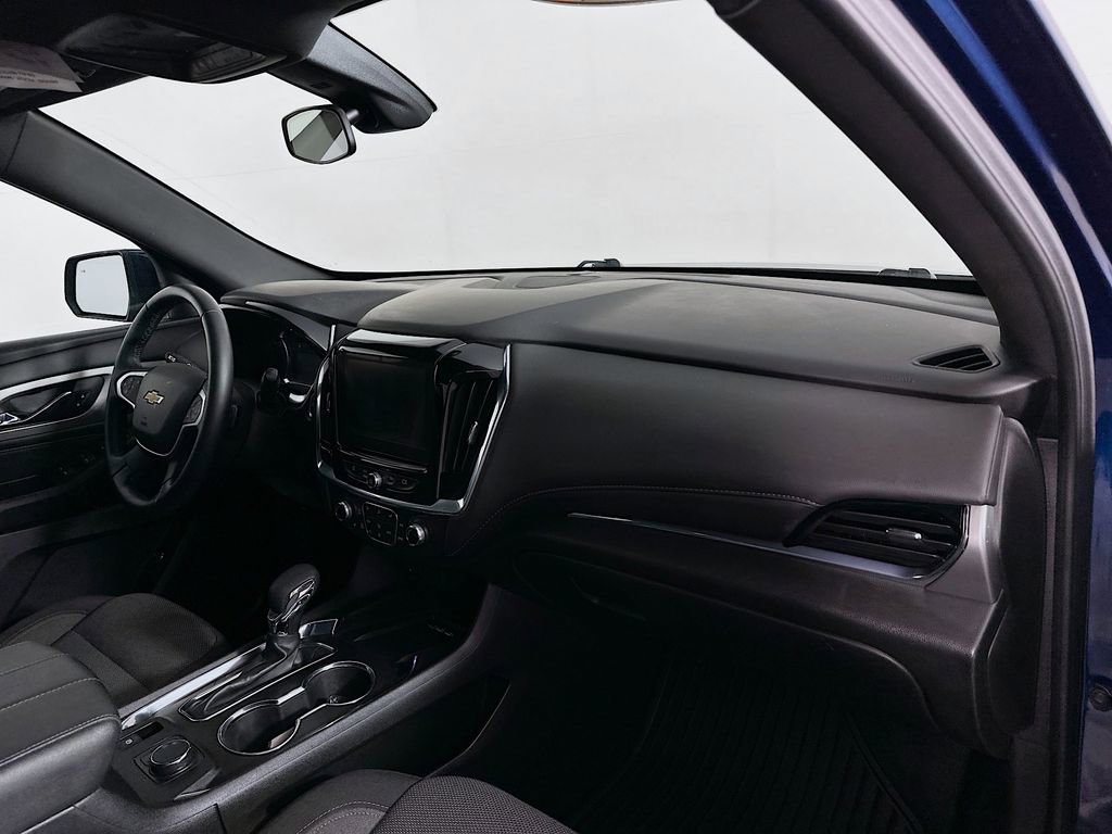 Used 2023 Chevrolet Traverse LT image 39