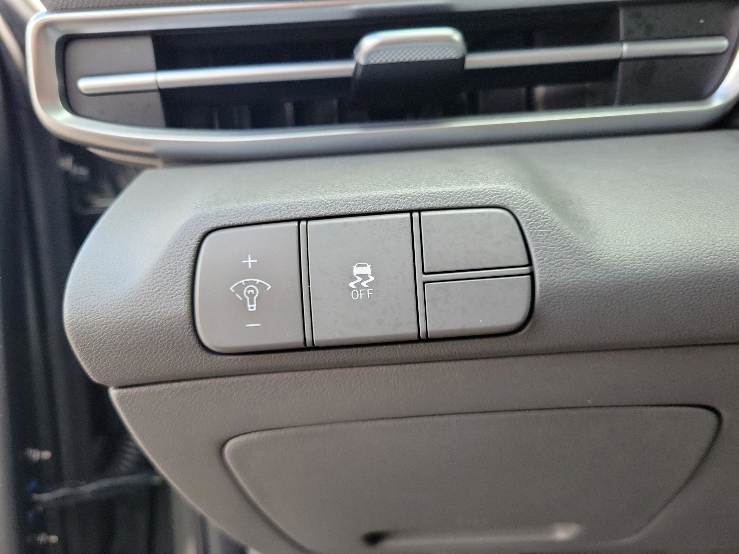 Certified 2025 Hyundai Elantra Sport image 21