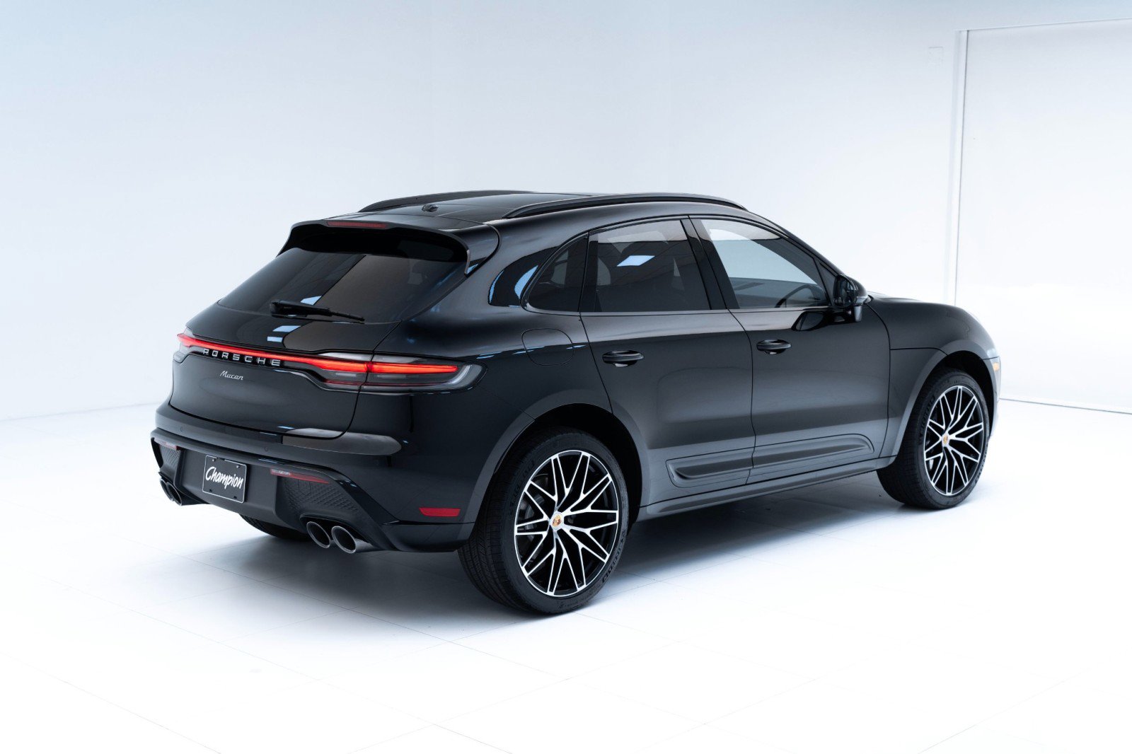 New 2025 Porsche Macan image 9