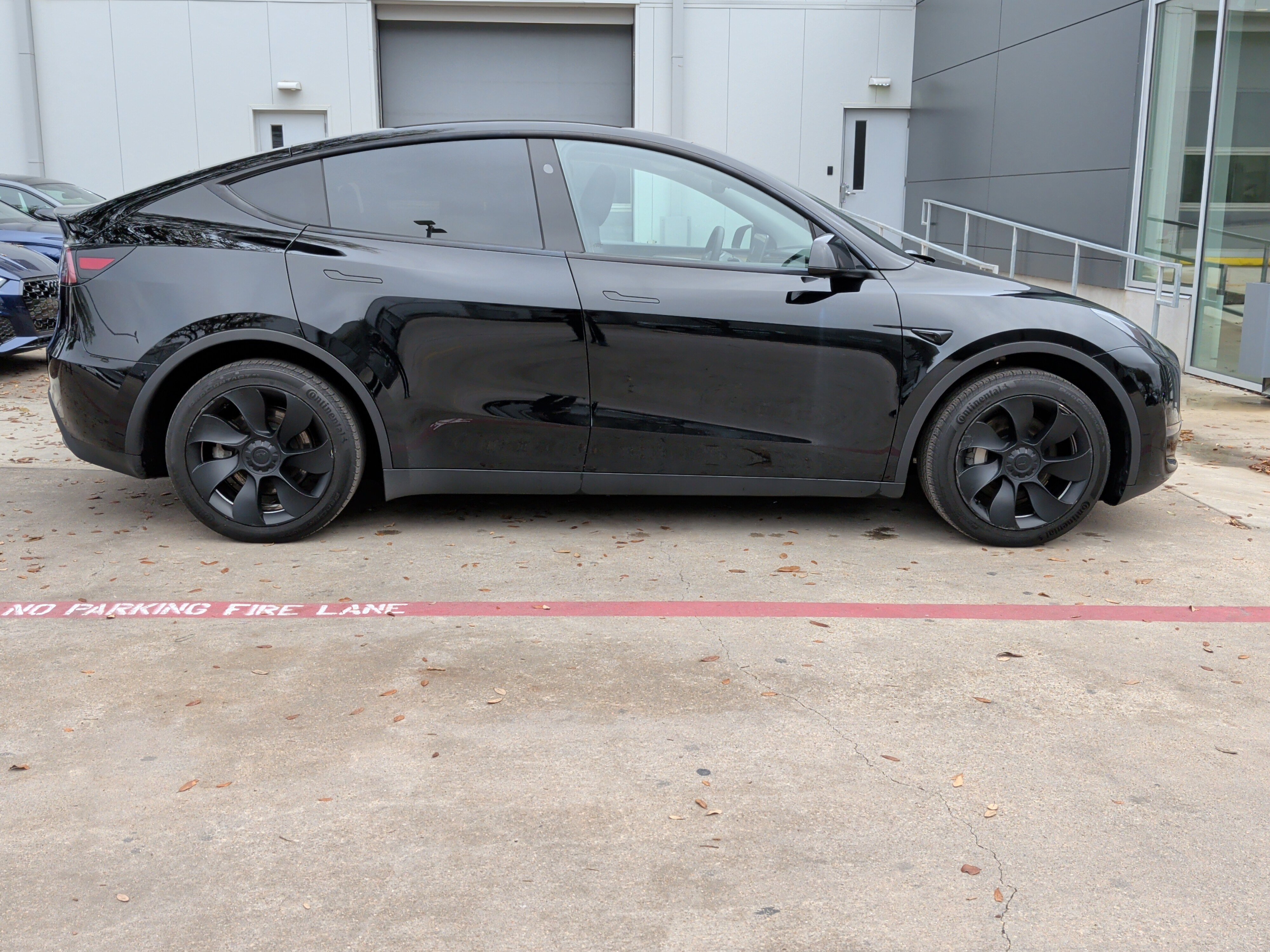 Used 2025 Tesla Model Y Long Range image 11