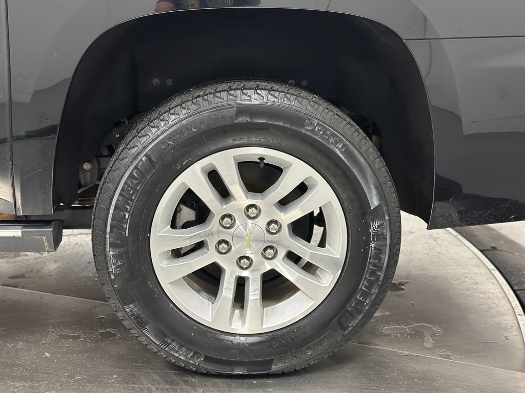 Used 2015 Chevrolet Suburban LTZ RWD image 29