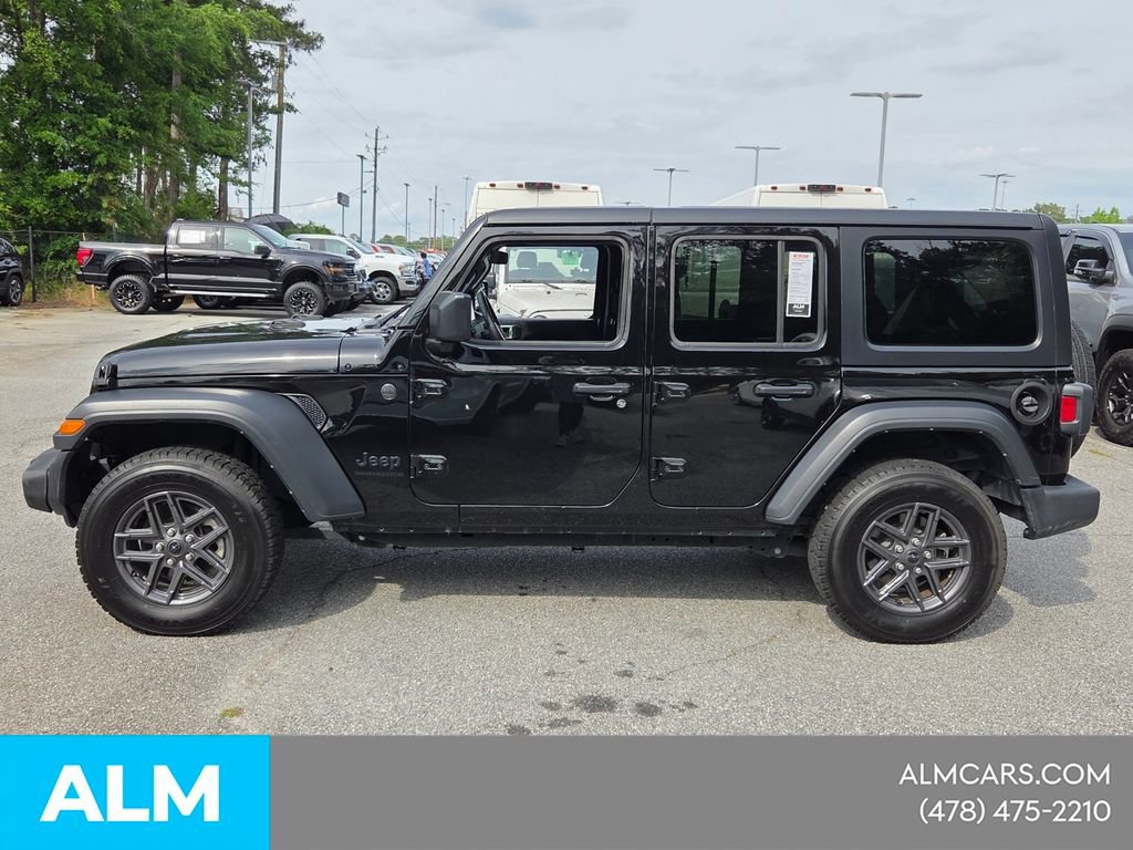 Used 2025 Jeep Wrangler Unlimited Sport AWD/4WD image 5