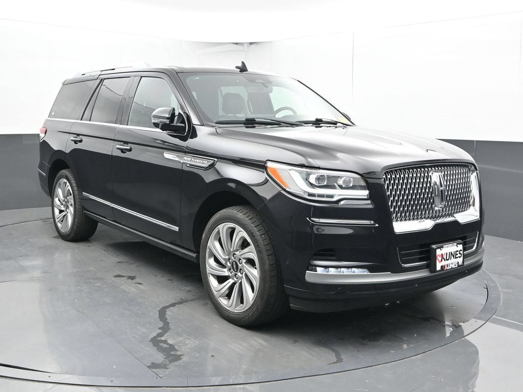 Used 2024 Lincoln Navigator Premiere AWD/4WD image 6