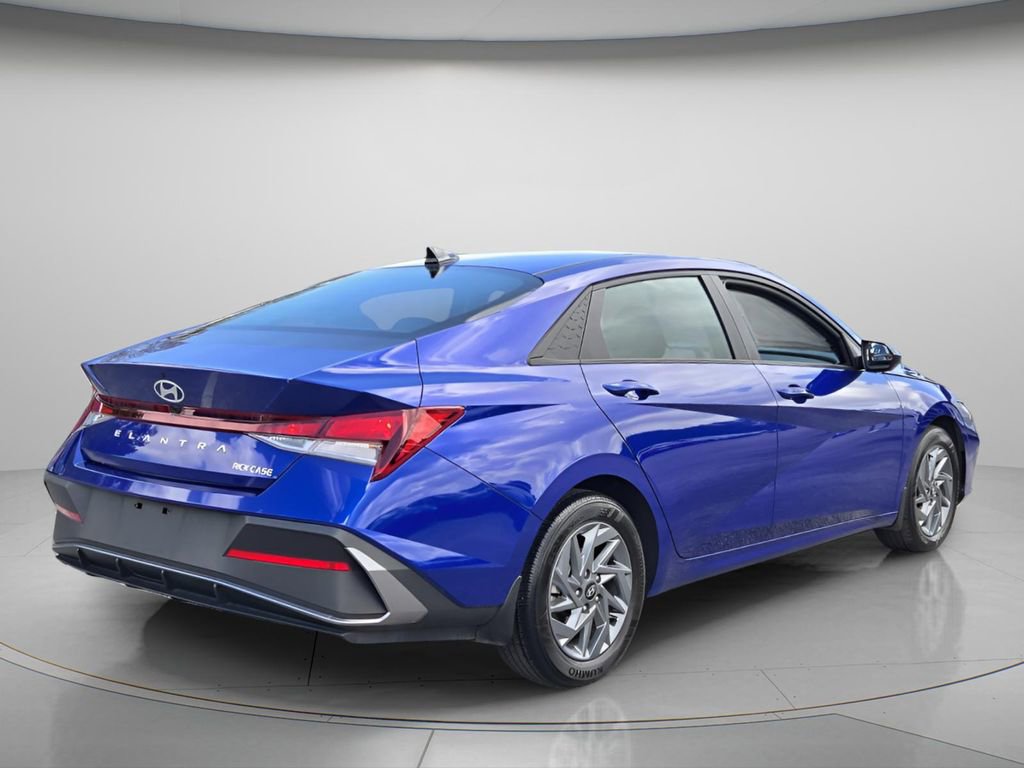 Certified 2024 Hyundai Elantra SEL FWD image 8