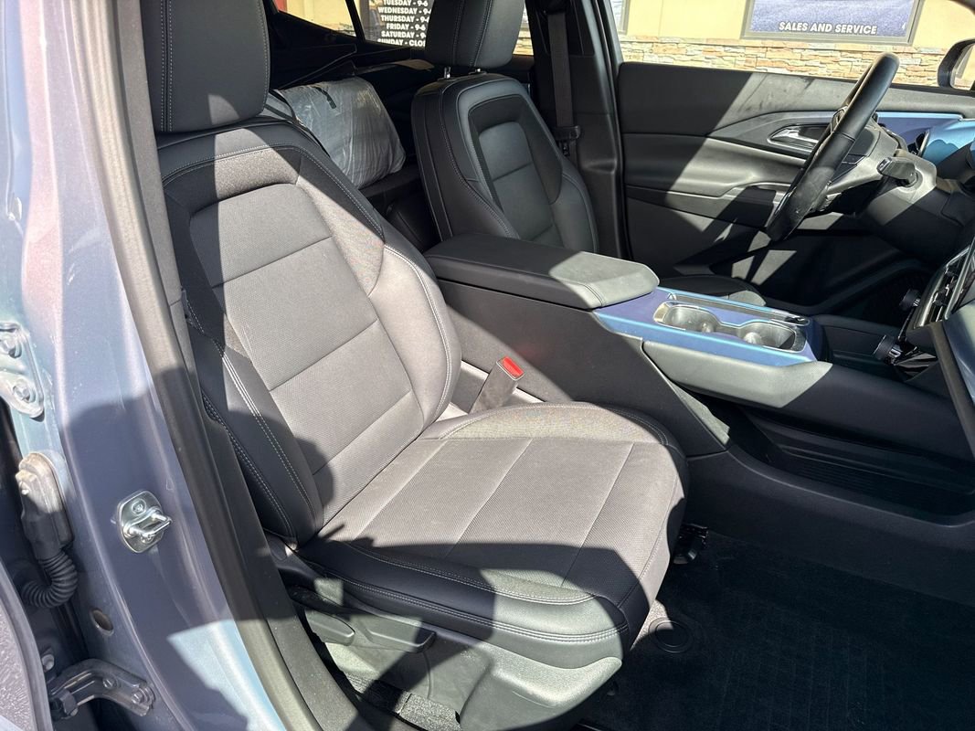 Used 2024 Chevrolet Equinox EV LT image 31