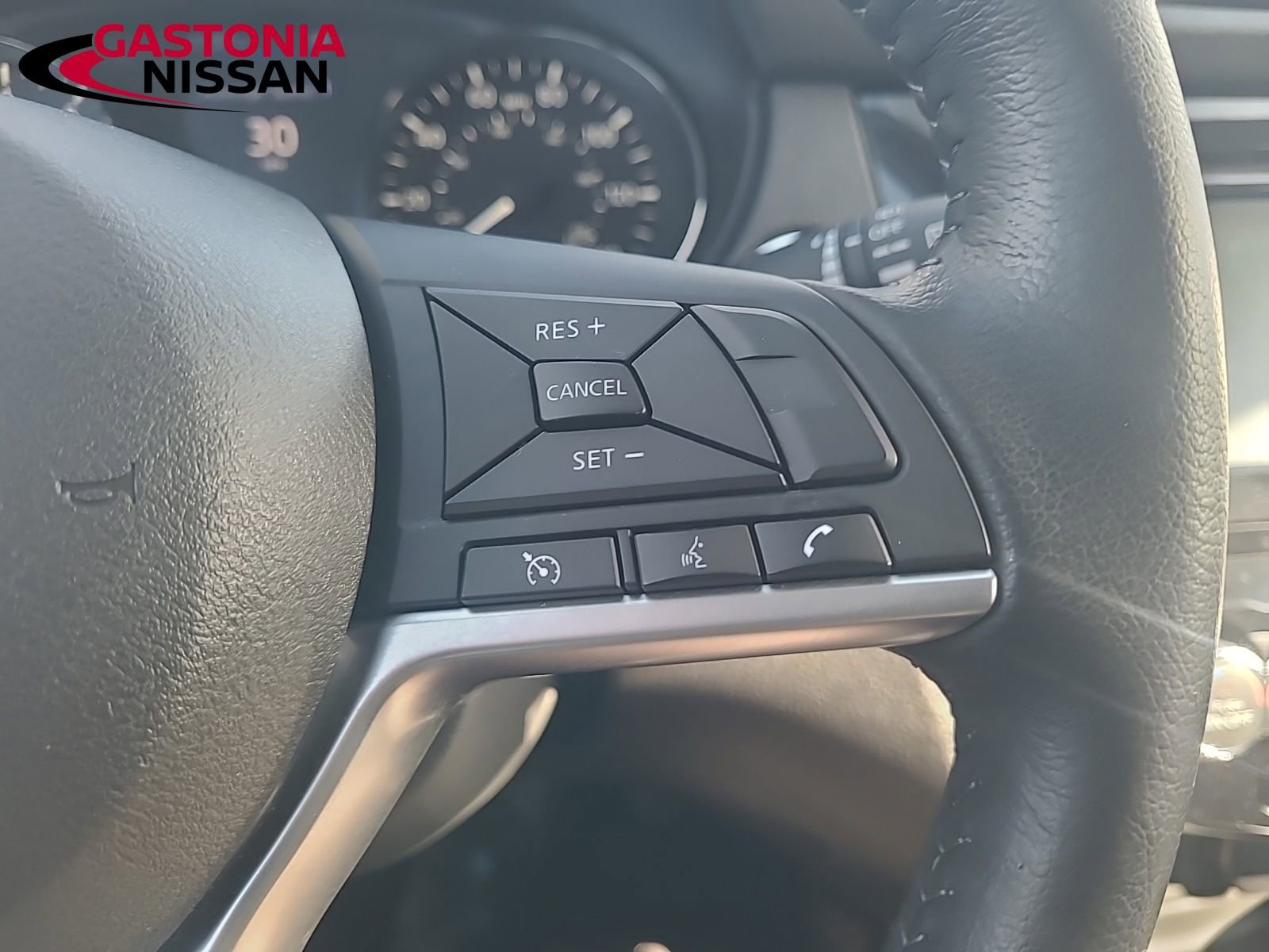 Used 2020 Nissan Rogue SV image 37