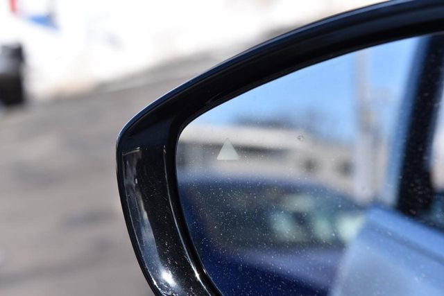 Used 2024 Chrysler Pacifica Select image 11