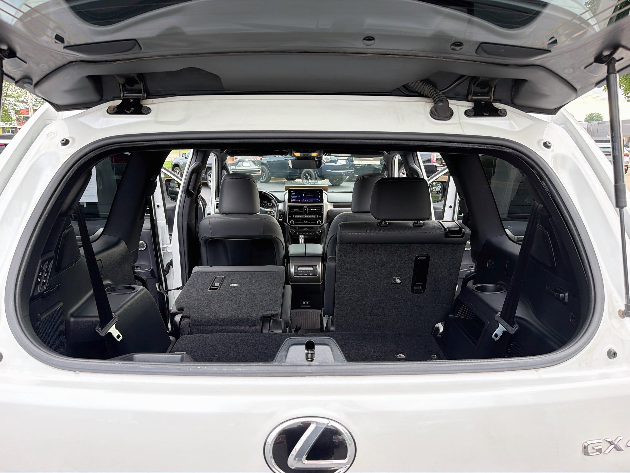 Used 2022 Lexus GX 460 Premium w/ Accessory Package AWD/4WD image 15