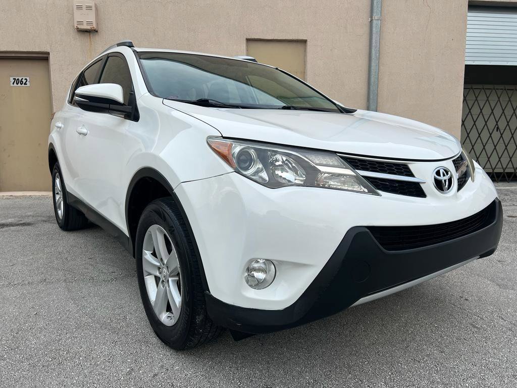 Used 2013 Toyota RAV4 XLE FWD image 4