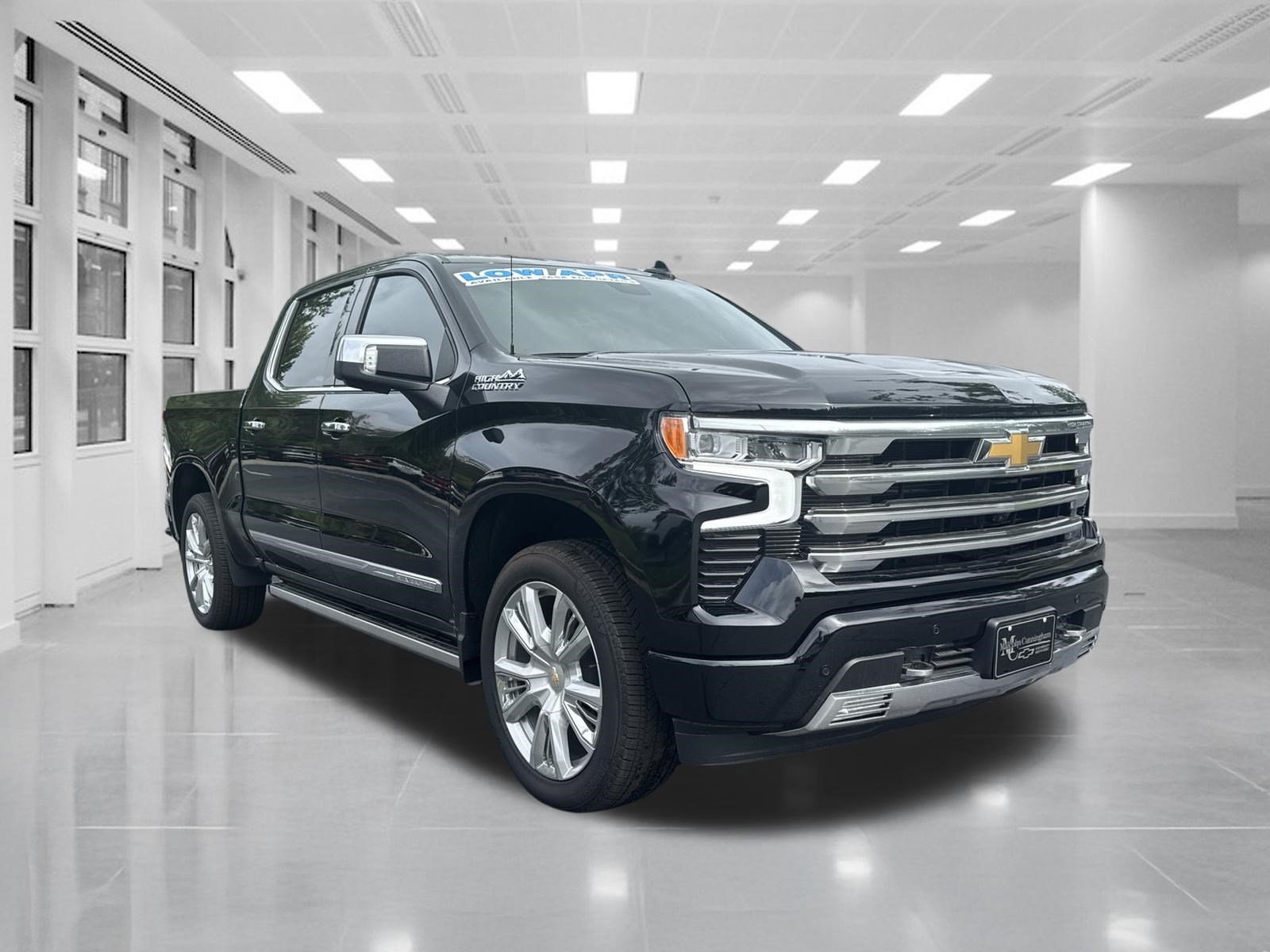 Used 2025 Chevrolet Silverado 1500 High Country AWD/4WD image 3