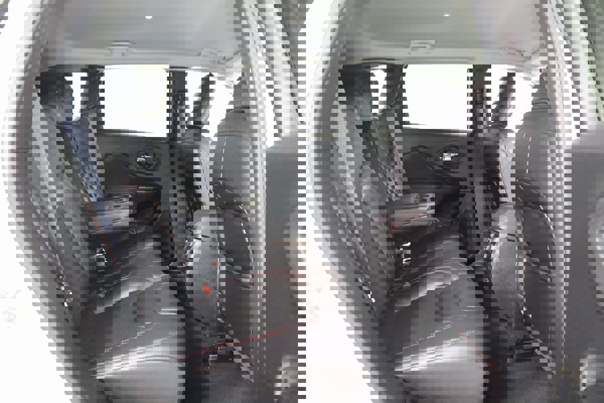 Used 2022 Jeep Cherokee Trailhawk w/ Comfort/Convenience Group image 13