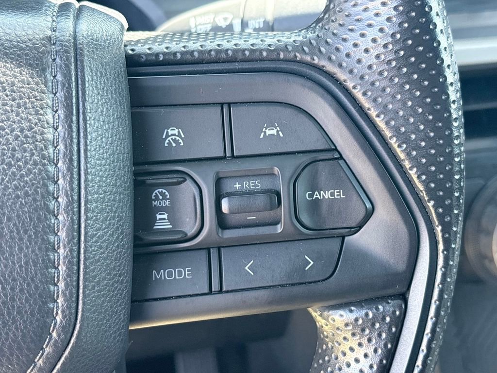 Used 2025 Toyota Tacoma SR5 AWD/4WD image 13