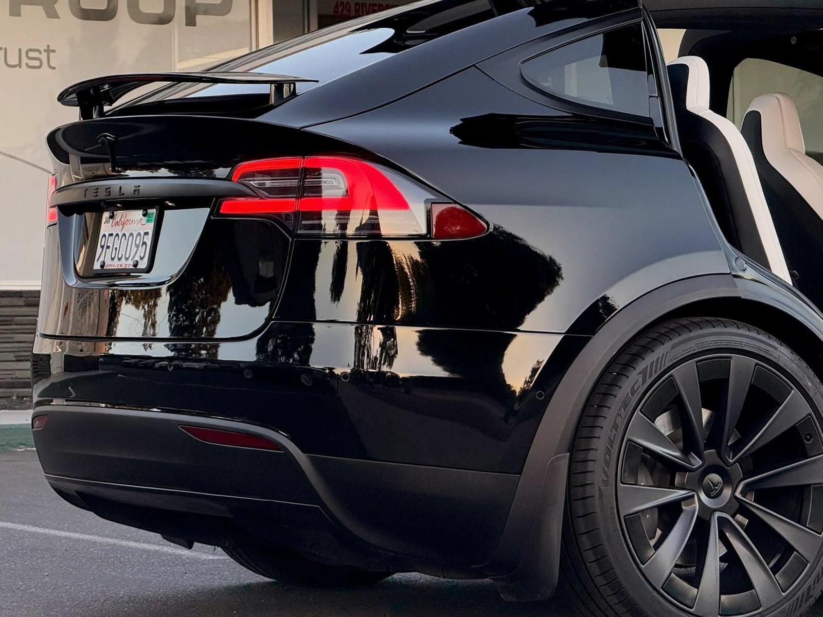 Used 2018 Tesla Model X 75D AWD/4WD image 9