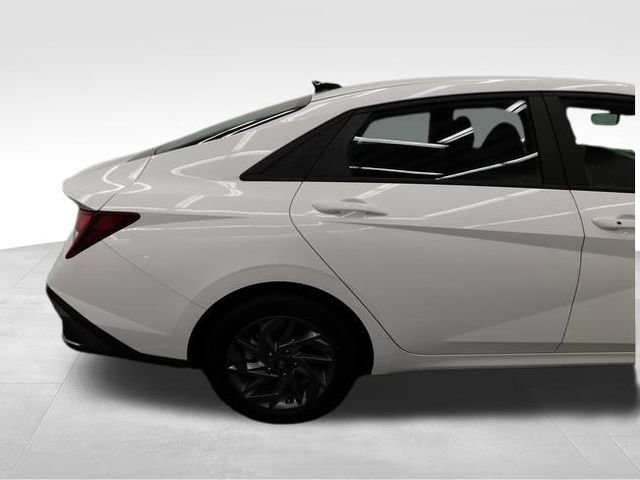 Used 2024 Hyundai Elantra SEL image 19